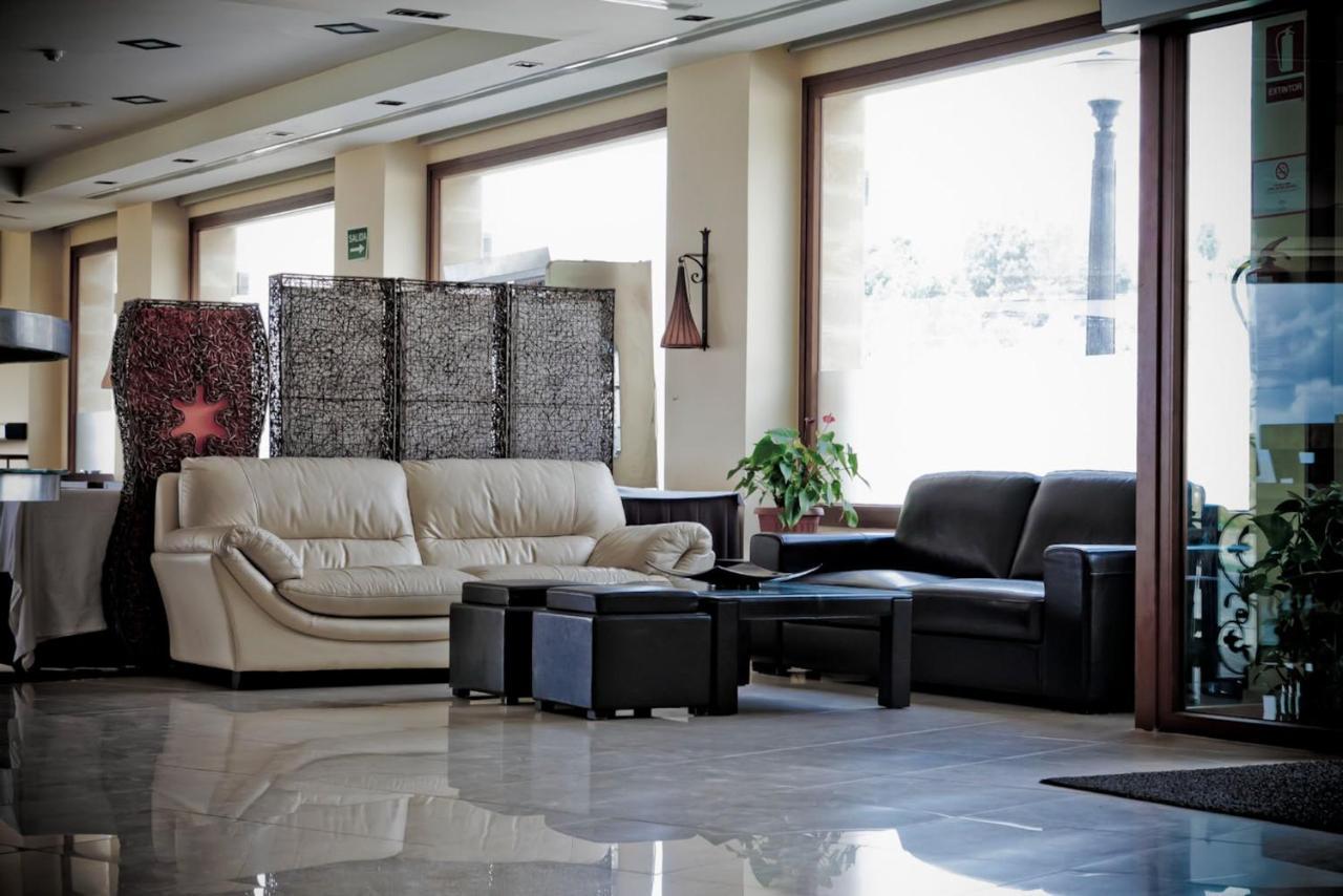 Hotel Campos De Baeza Luaran gambar