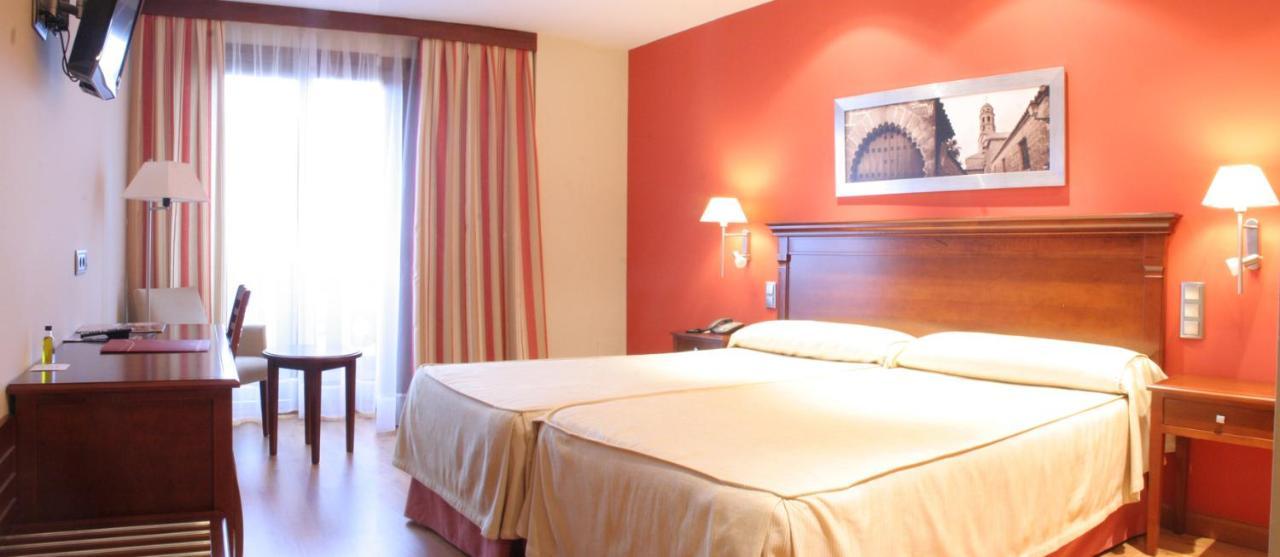 Hotel Campos De Baeza Luaran gambar