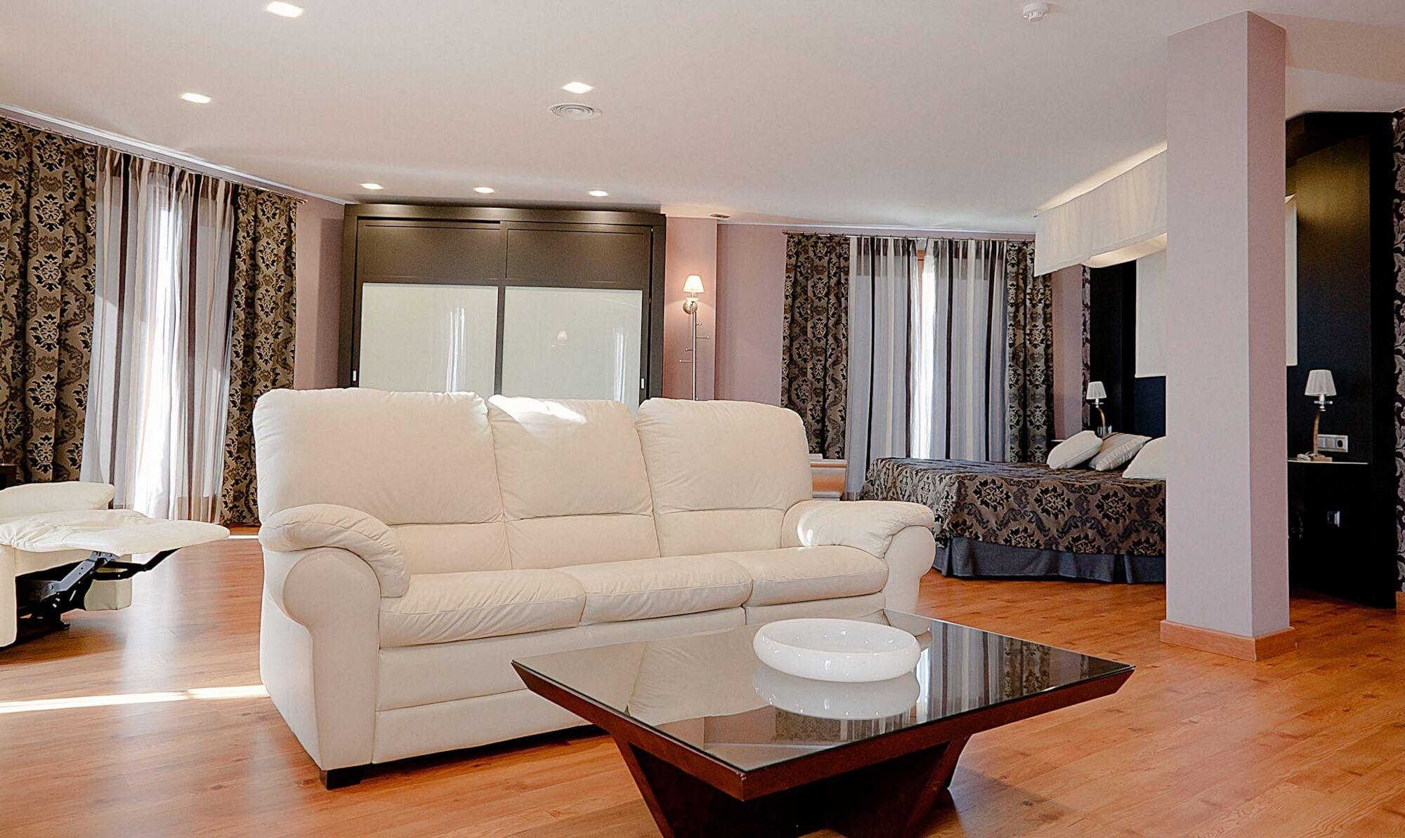 Hotel Campos De Baeza Luaran gambar